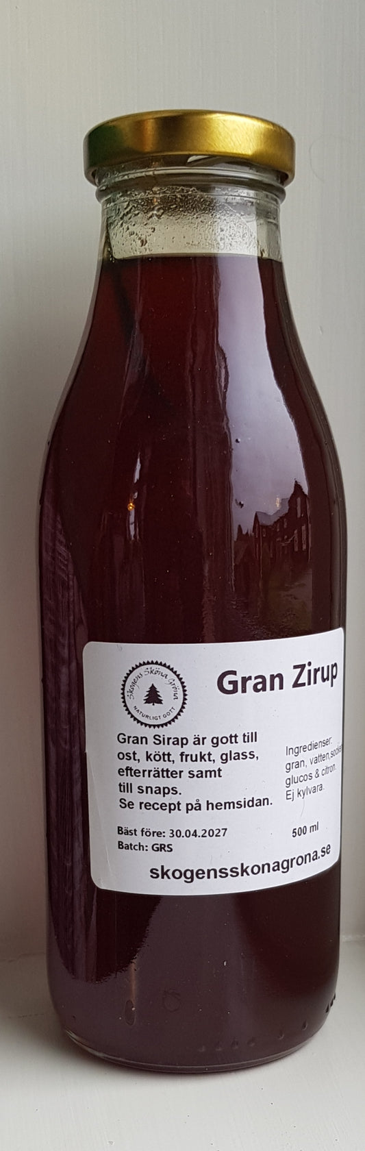 Stor flaska med Gran Zirup 500 ml.